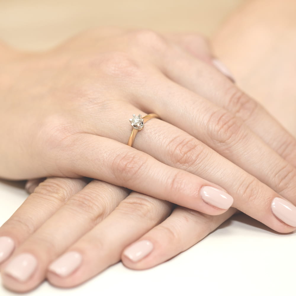 Złoty pierścionek z diamentem 0,23 ct