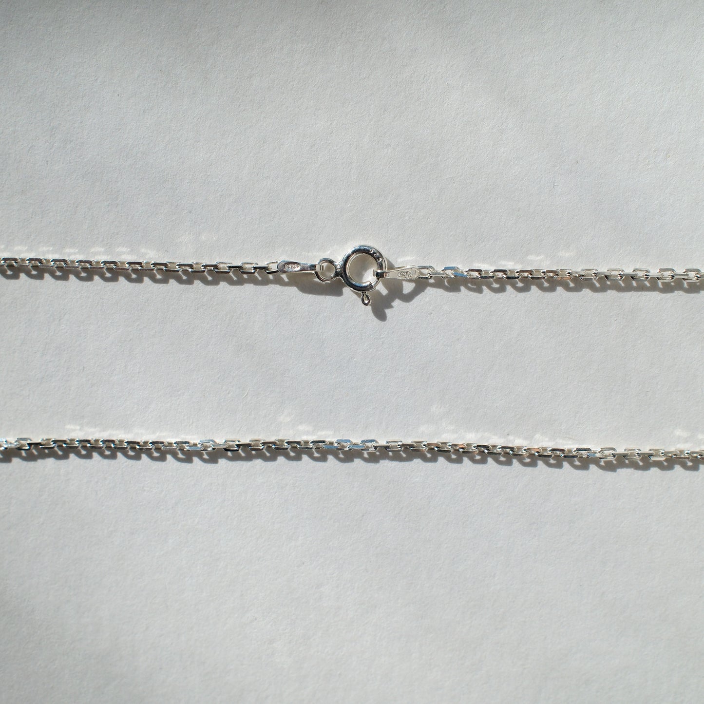 łańcuszek srebrny o splocie ankier