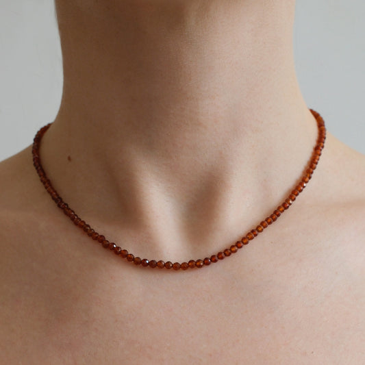 Naszyjnik z pomarańczowym granatem