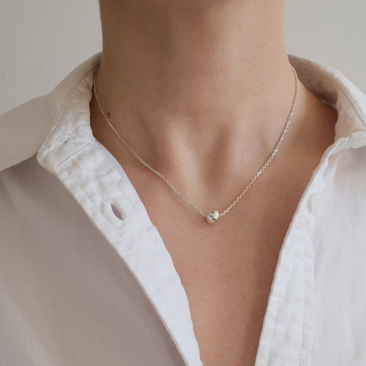 Srebrny naszyjnik z kulką