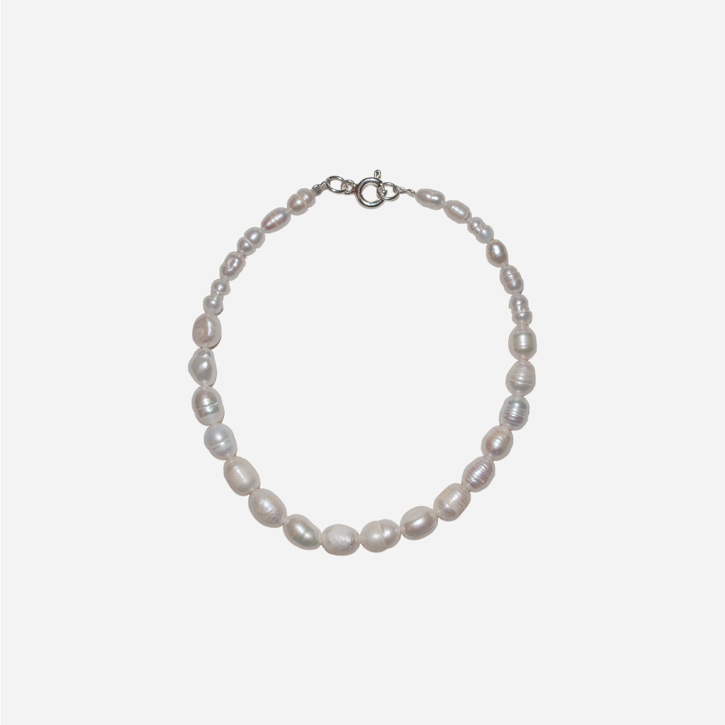 Bransoletka z delikatną perłą