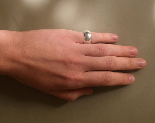 Półokrągła obrączka srebrna