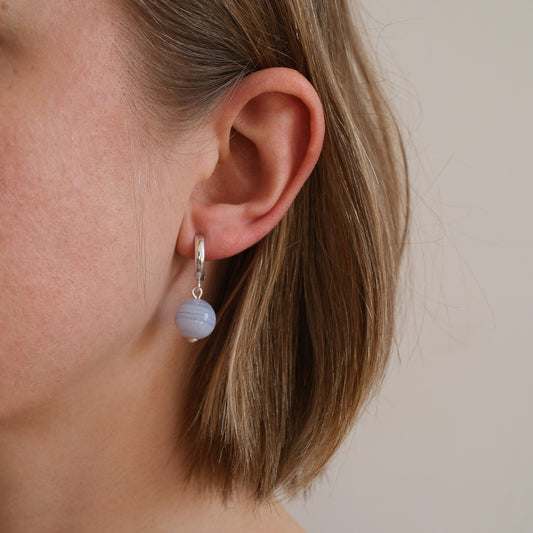 kolczyki z niebieskim kamieniem