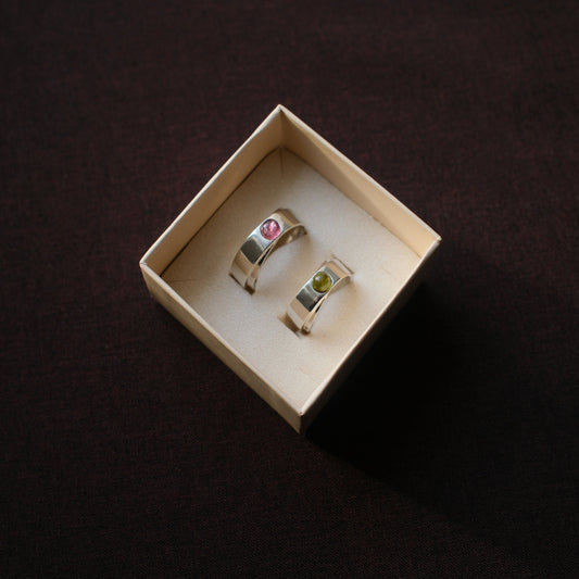 obrączki srebrne z turmalinem różowym i zielonym