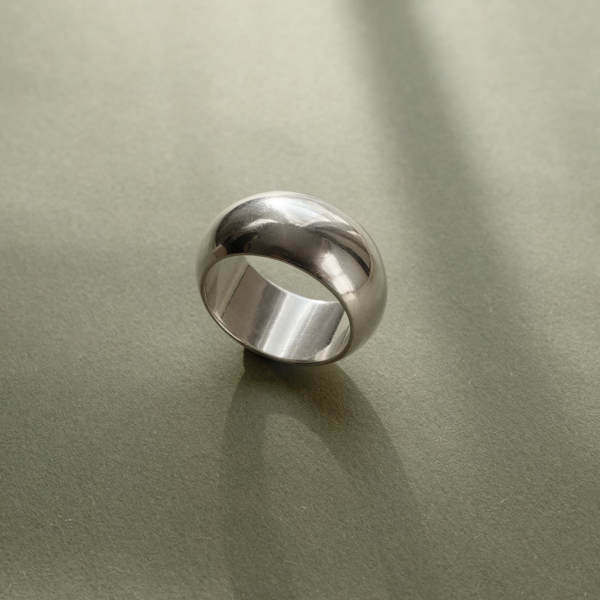 półokrągła obrączka srebrna