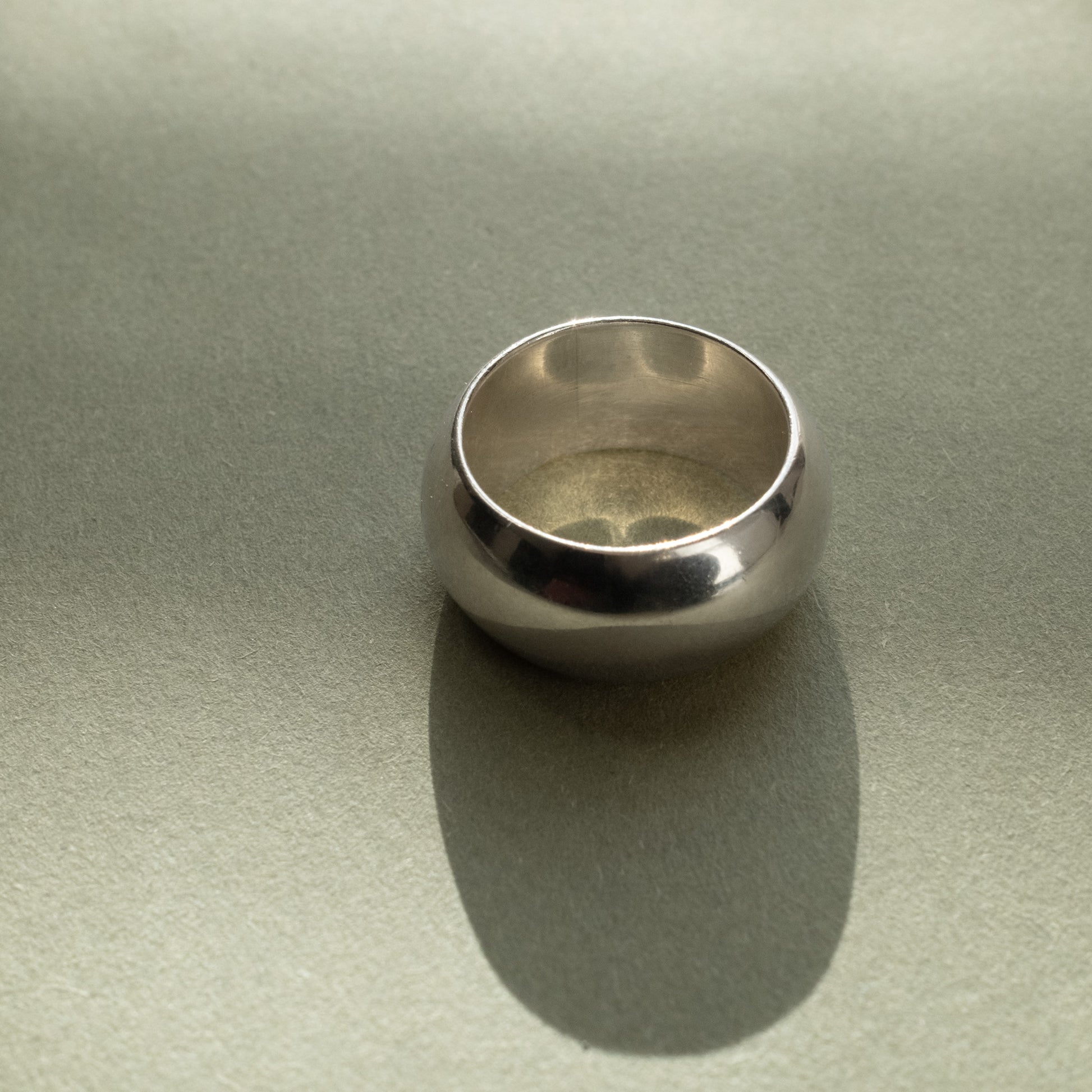 półokrągła obrączka srebrna